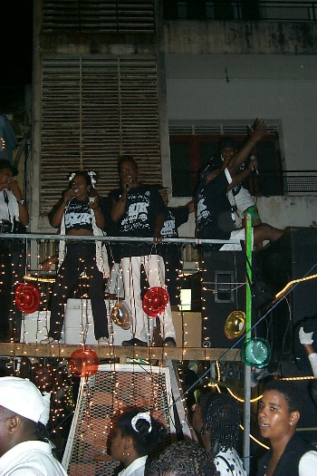 Truckbed with a band